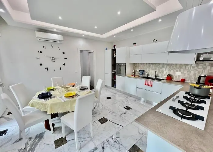 Lussuoso 130 Mq Zona Cipro Daire *